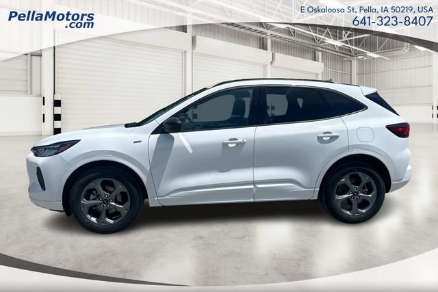 Used 2023 Ford Escape ST-Line w/ Tech Pack #1 AWD/4WD image 6