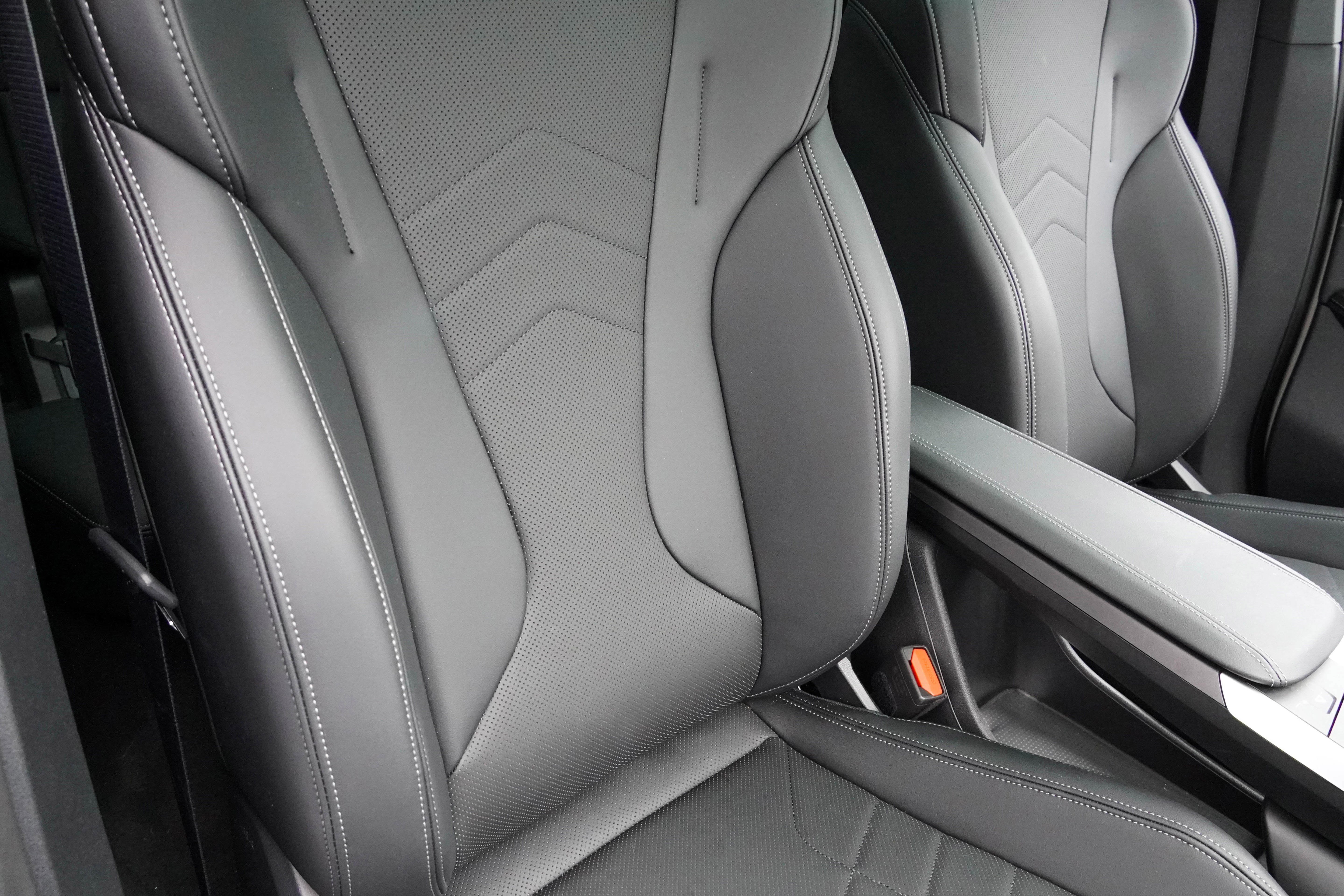 Used 2026 BMW X2 xDrive28i w/ Technology Package image 13