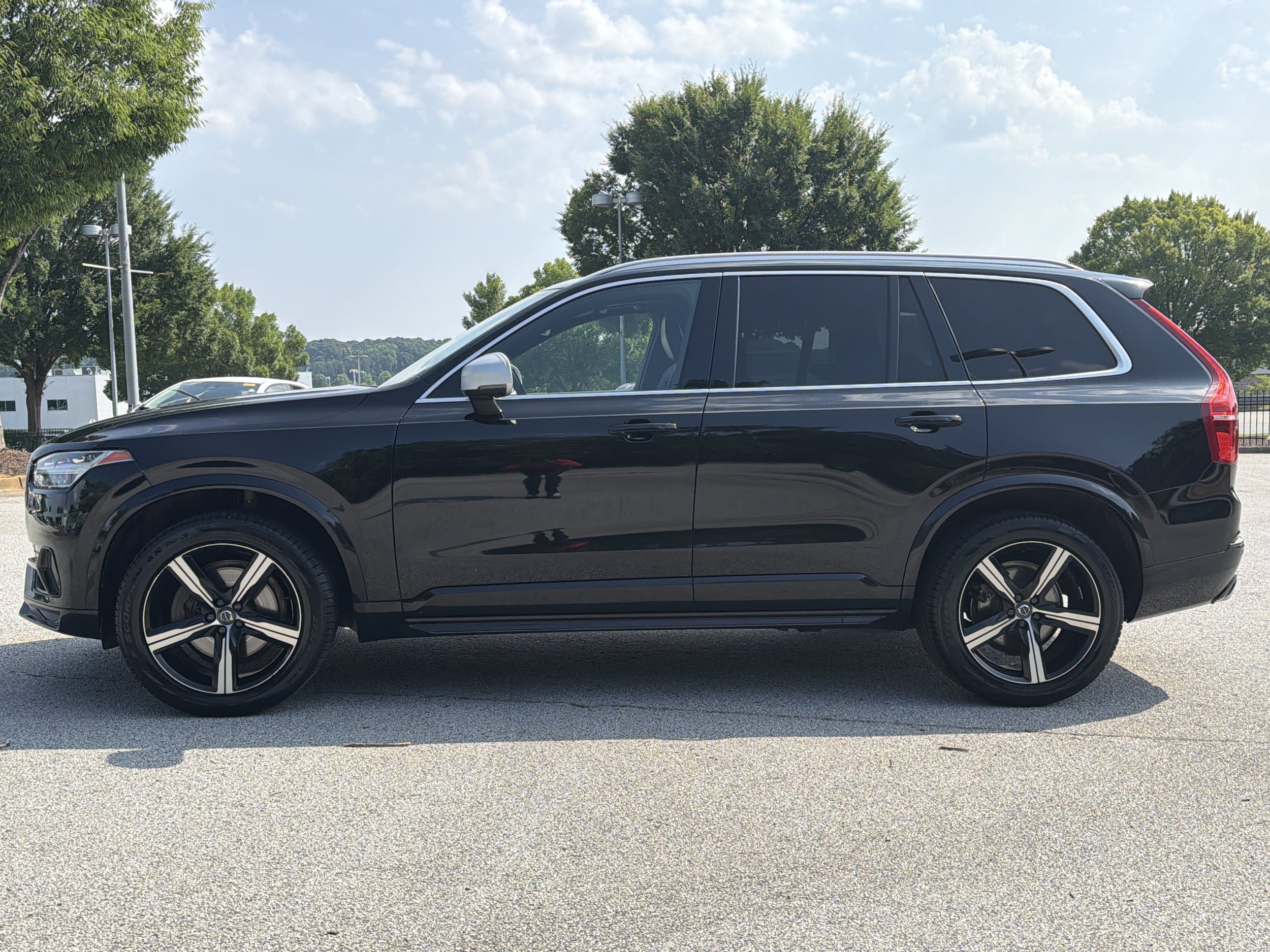 Used 2017 Volvo XC90 T5 R-Design FWD image 24