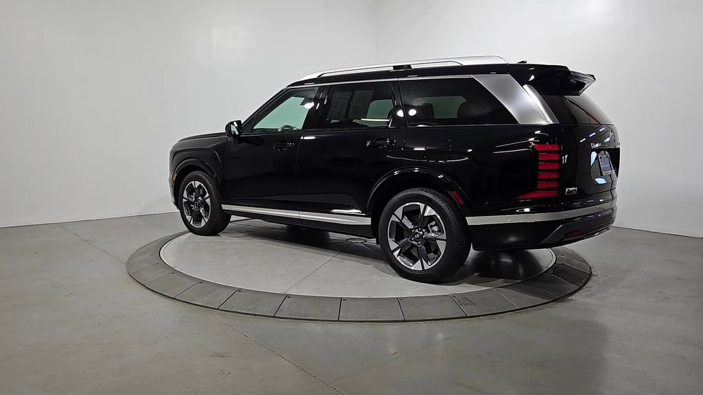 Certified 2026 Hyundai Palisade Limited AWD/4WD image 3