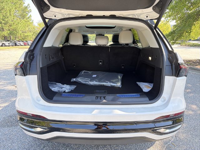 New 2026 Lincoln Nautilus Reserve AWD/4WD image 24