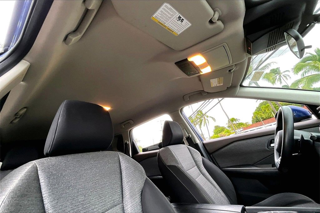 Used 2021 Nissan Rogue SV image 17