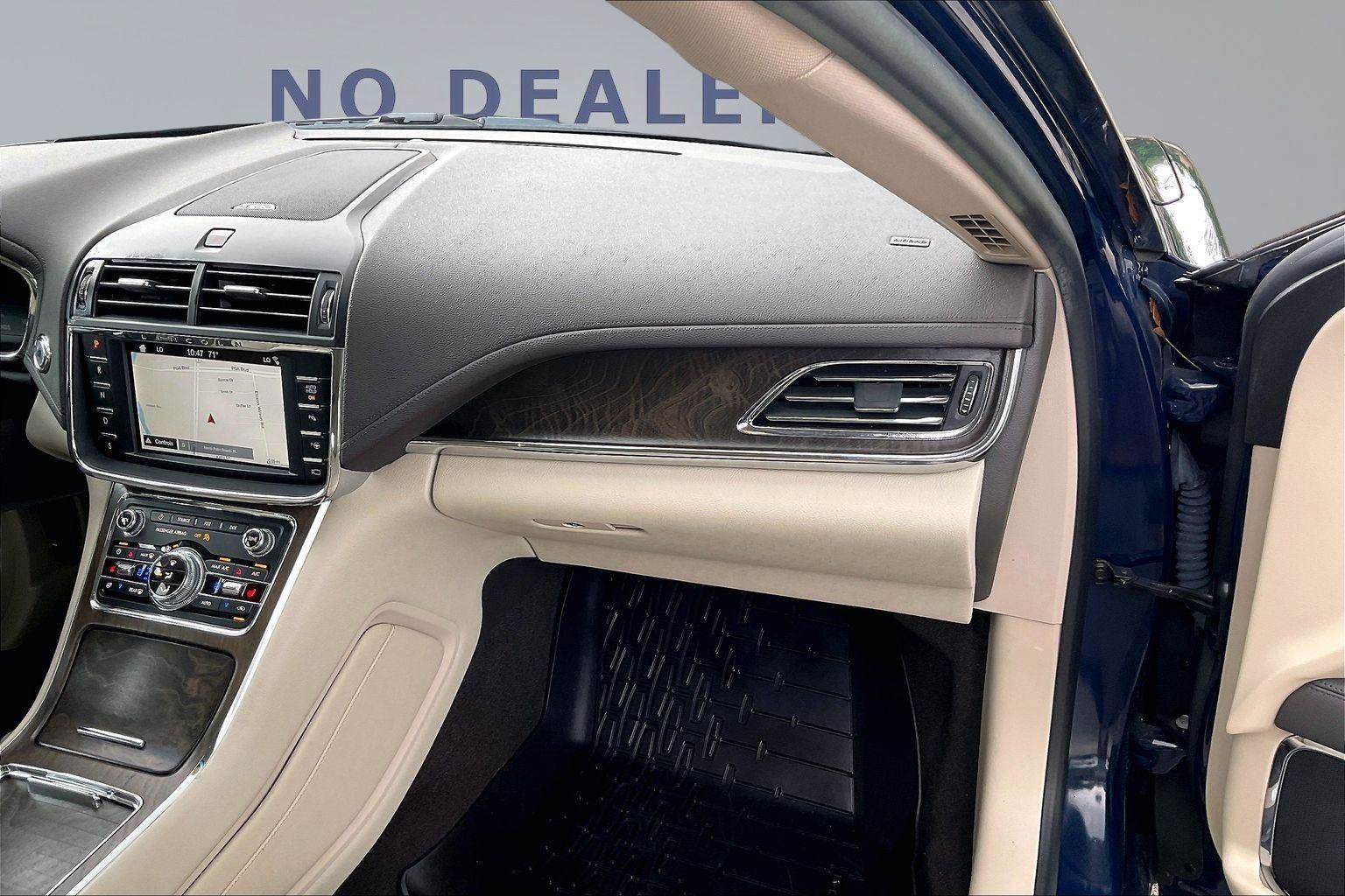 Used 2019 Lincoln Continental Reserve AWD/4WD image 26