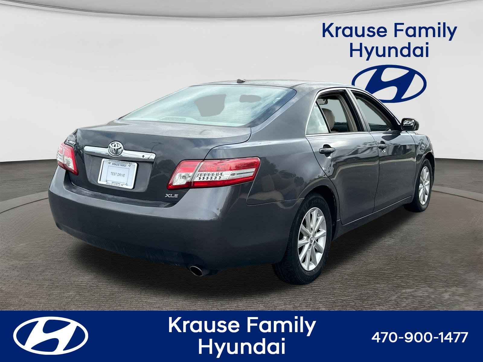 Used 2011 Toyota Camry XLE w/ XLE Extra-Value Pkg #2 FWD image 8