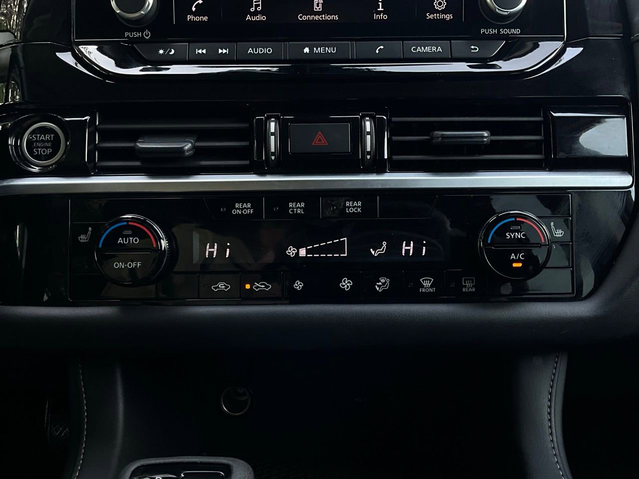 Used 2024 Nissan Pathfinder SV image 28