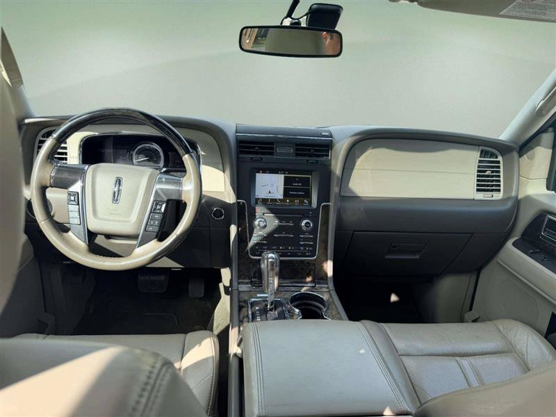 Used 2016 Lincoln Navigator Select AWD/4WD image 20