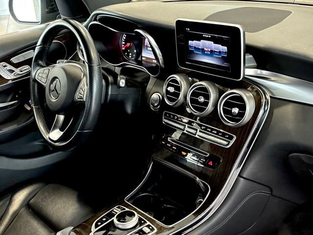 Used 2019 Mercedes-Benz GLC 300 image 32