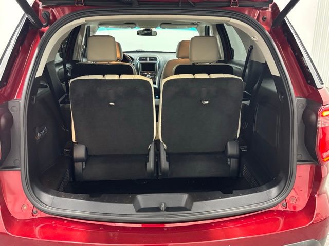 Used 2016 Ford Explorer Platinum image 11