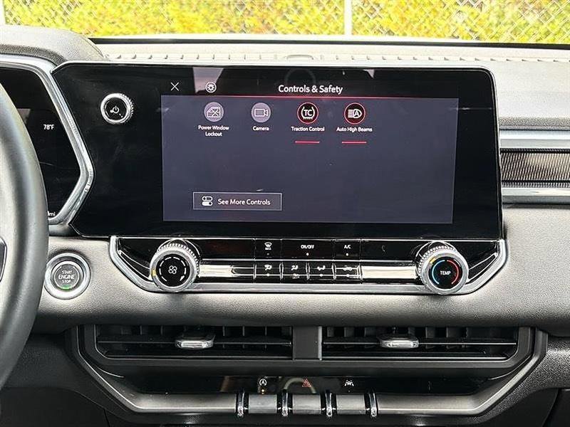 Used 2024 GMC Canyon Elevation image 27