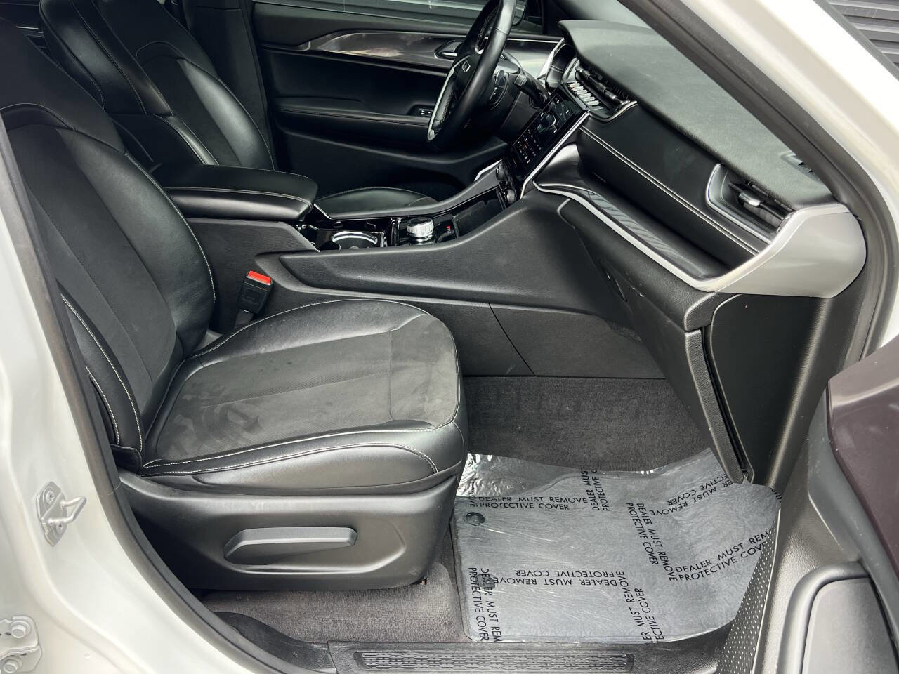 Used 2021 Jeep Grand Cherokee L Laredo image 21