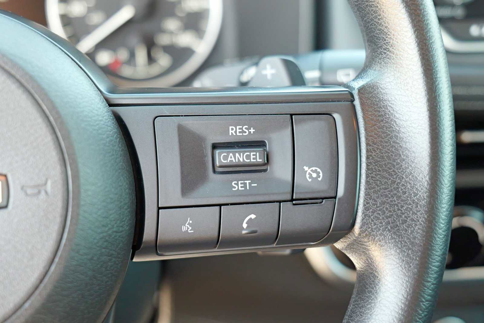 Used 2023 Nissan Rogue S image 14