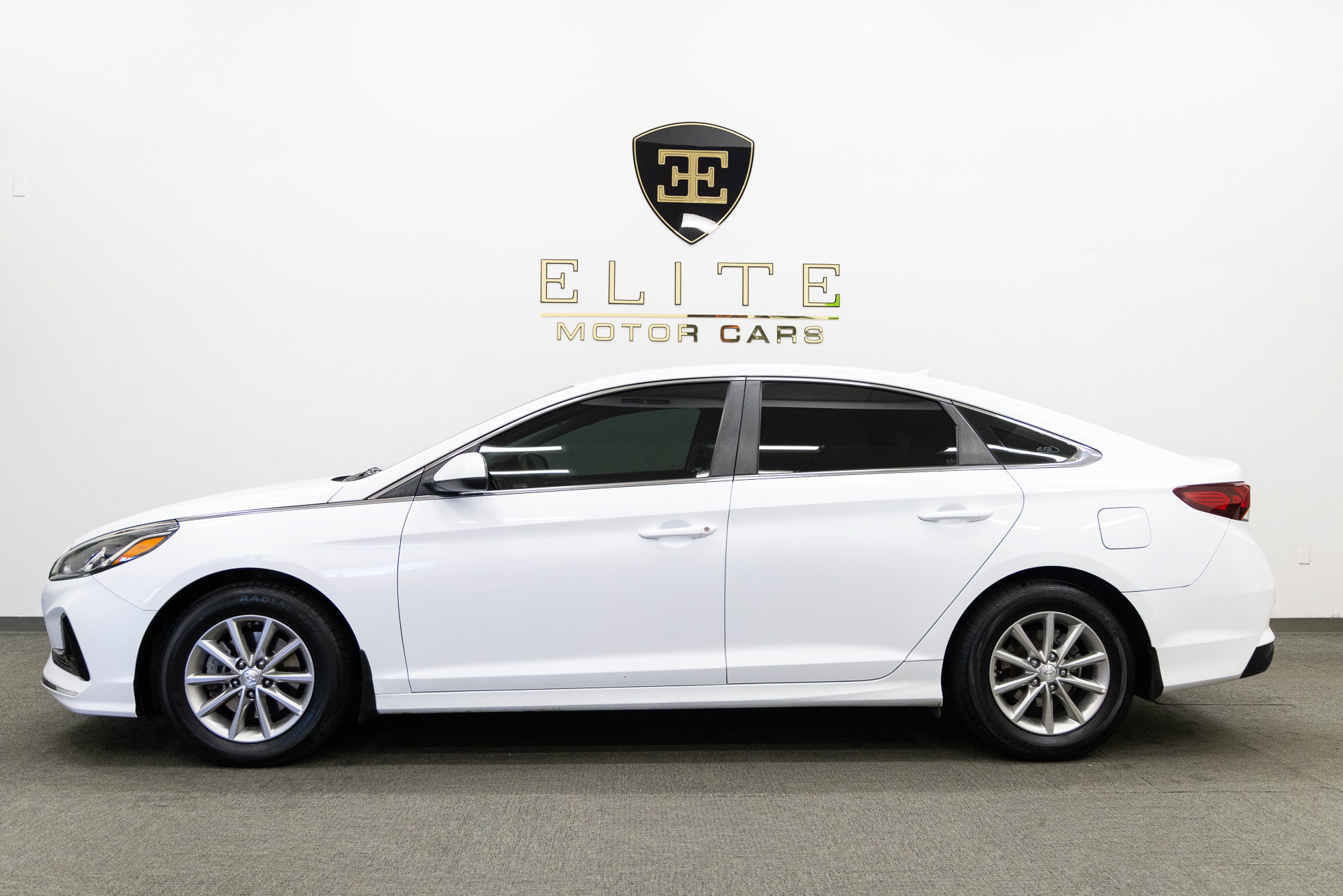 Used 2019 Hyundai Sonata SE FWD image 2