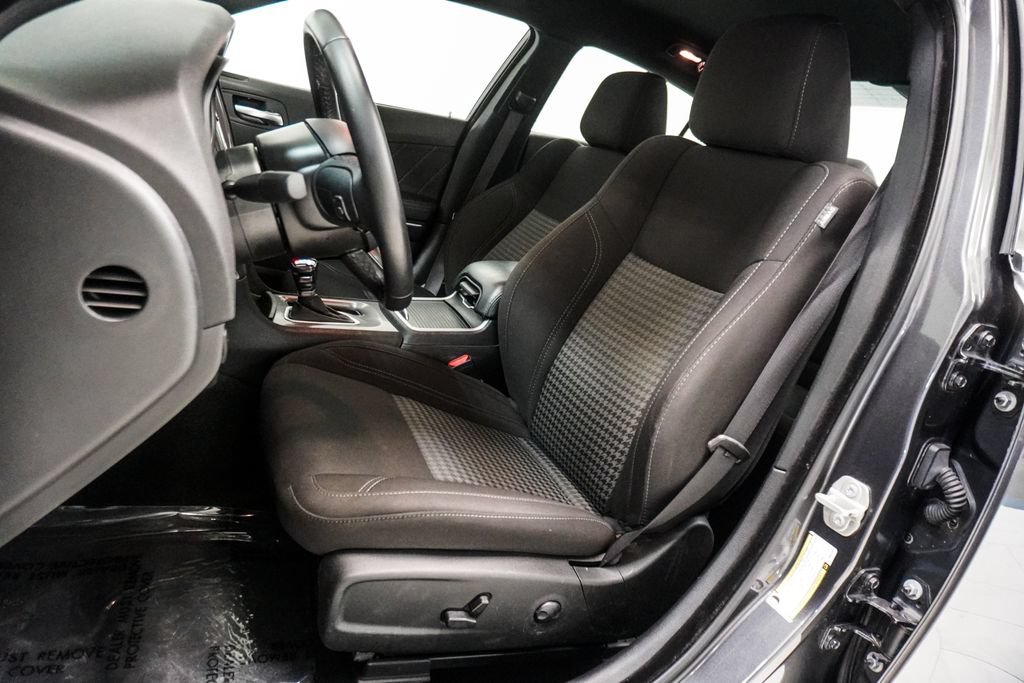 Used 2023 Dodge Charger SXT RWD image 6