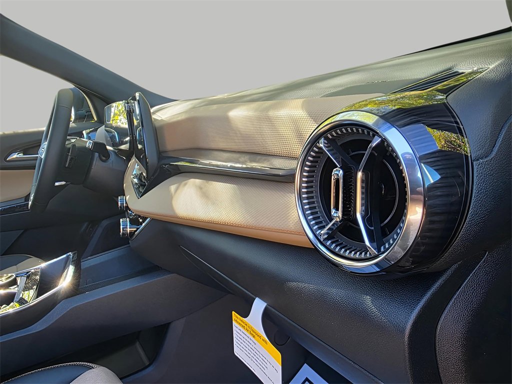 New 2026 Chevrolet Equinox ACTIV w/ Convenience Package III image 16