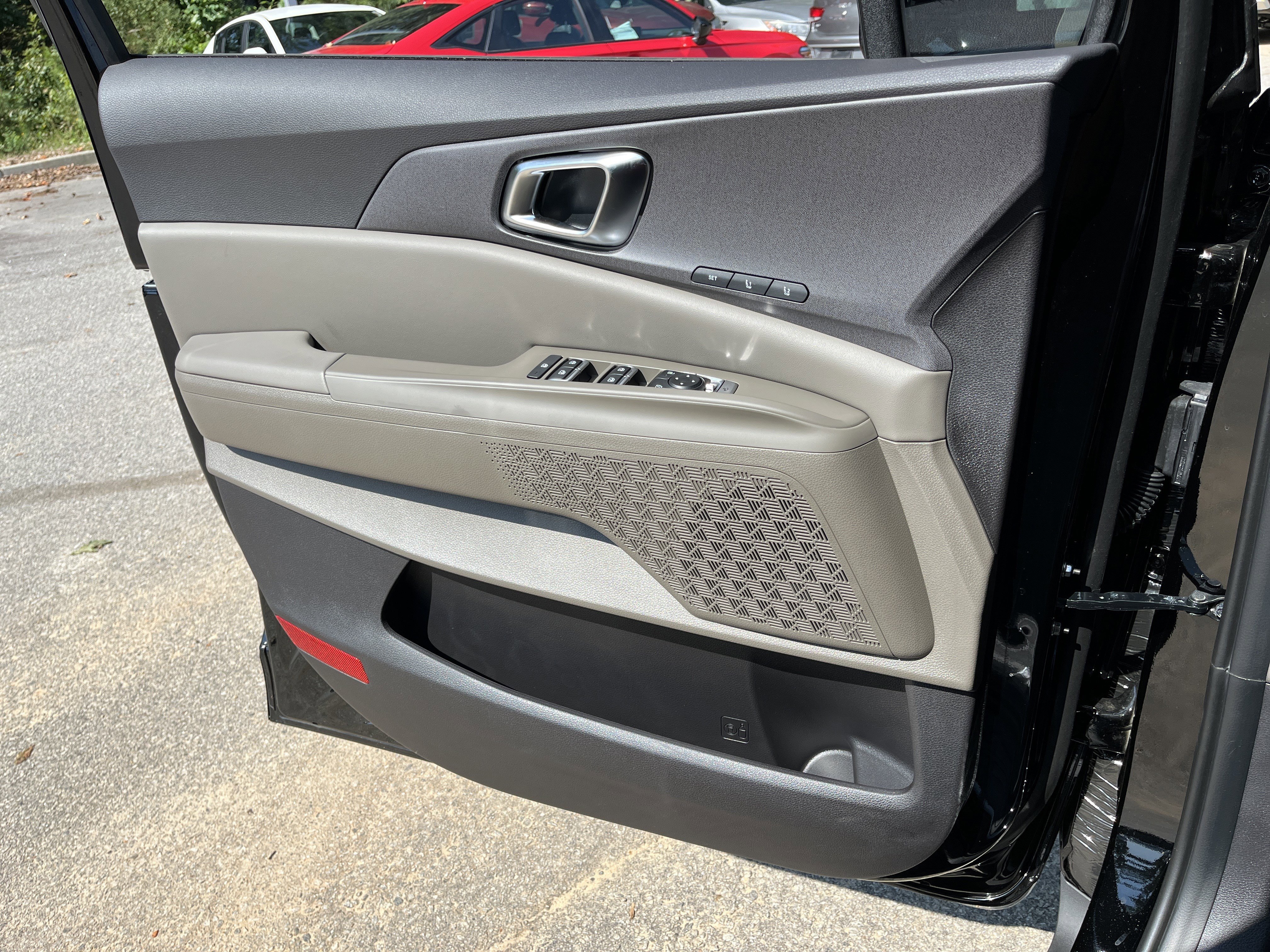 New 2026 Kia Carnival EX image 17