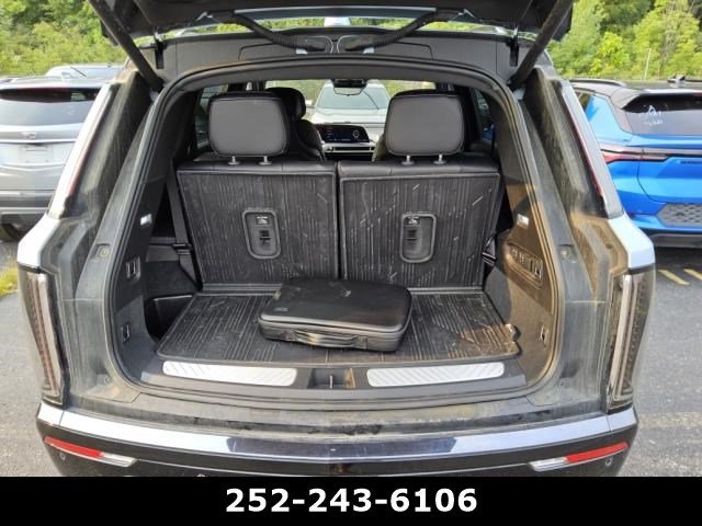 Used 2026 Cadillac Vistiq Sport w/ LPO, Floor Liner Package AWD/4WD image 8