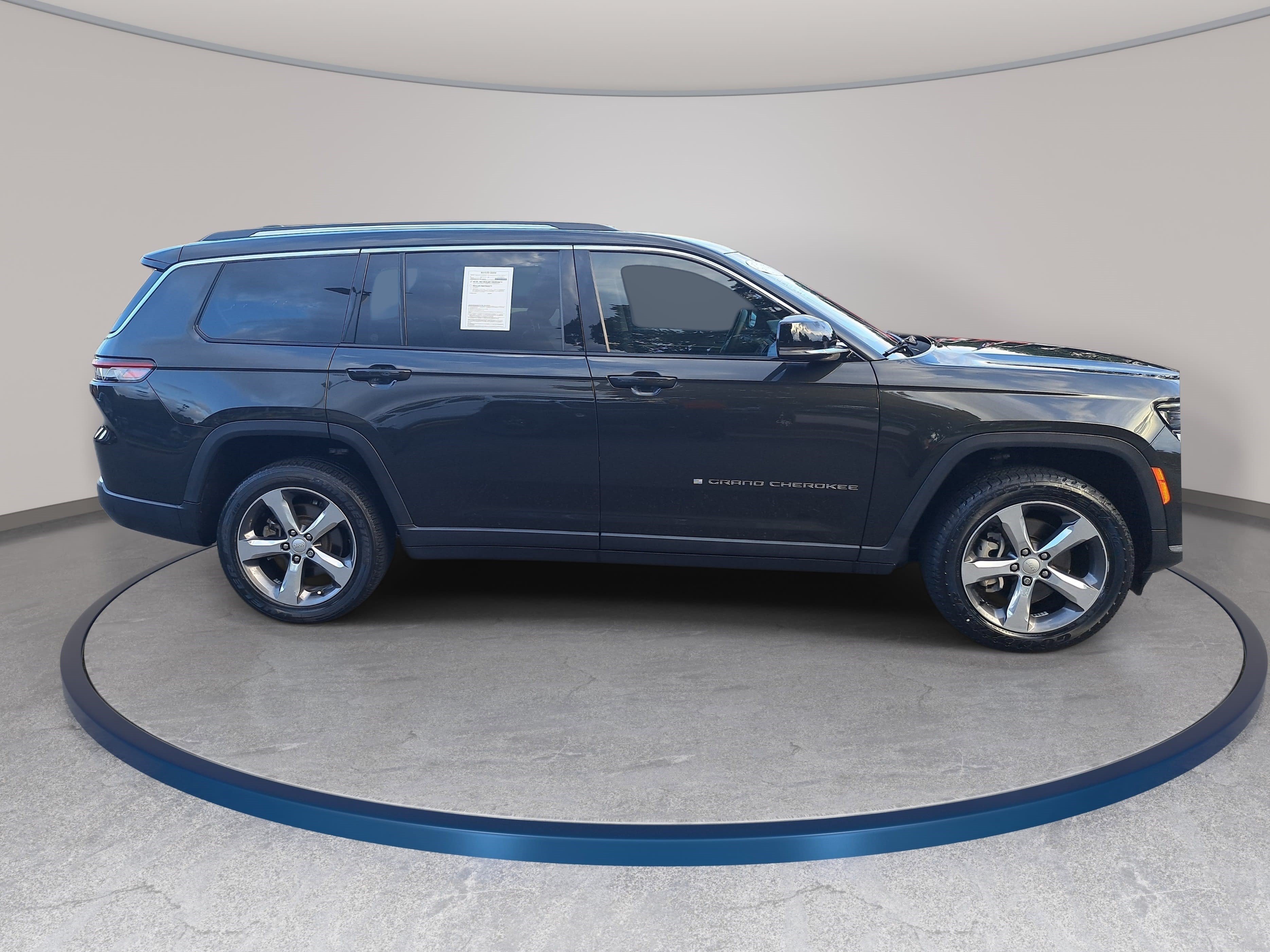 Used 2022 Jeep Grand Cherokee L Limited RWD image 4