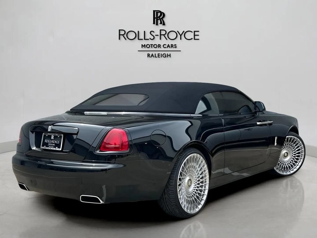Used 2020 Rolls-Royce Dawn RWD image 3