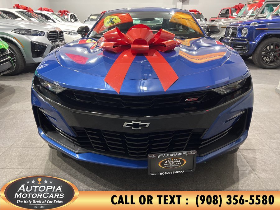 Used 2019 Chevrolet Camaro SS w/ Black Appearance Package RWD image 8