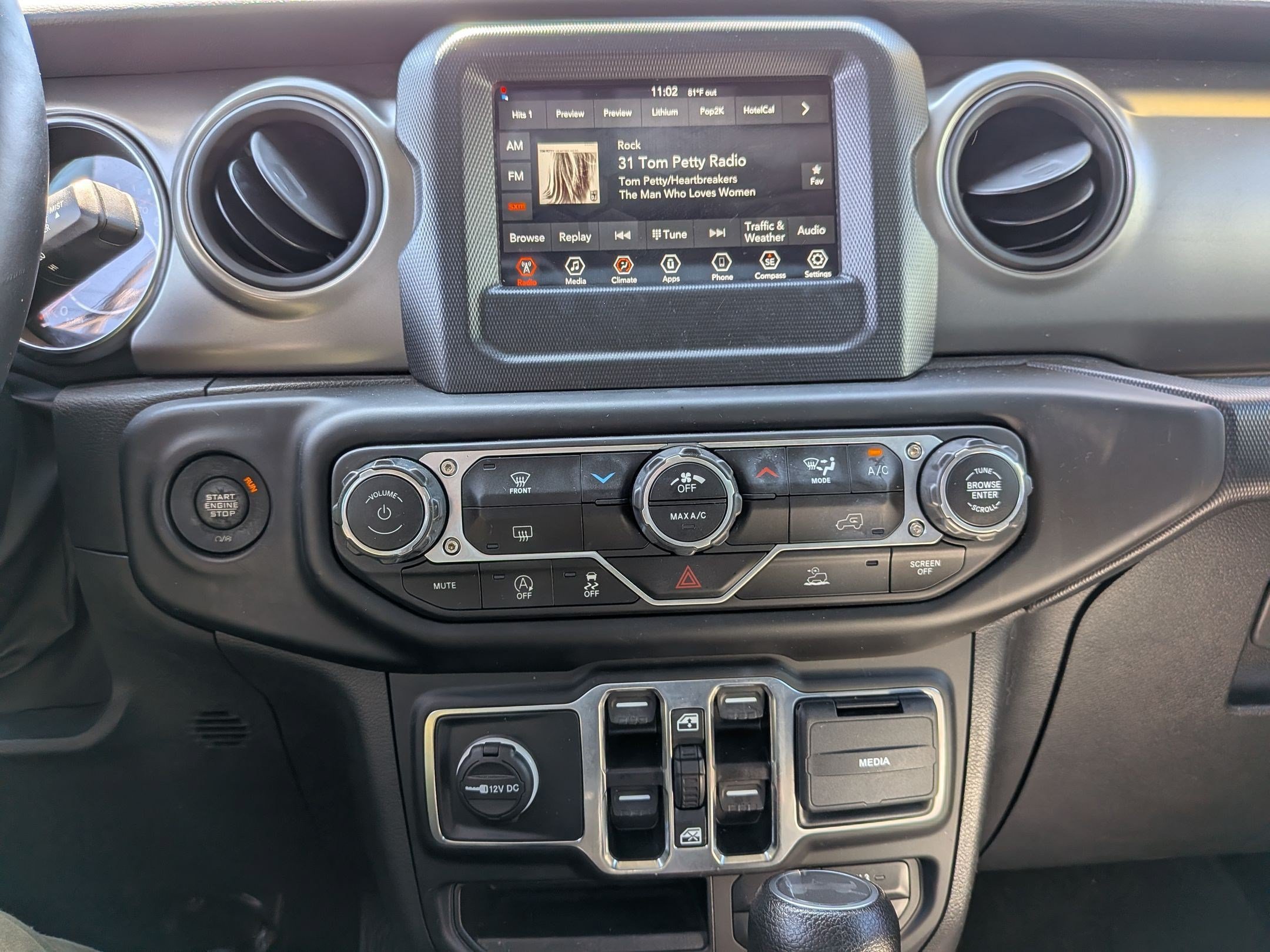 Used 2022 Jeep Wrangler Unlimited Sport AWD/4WD image 13