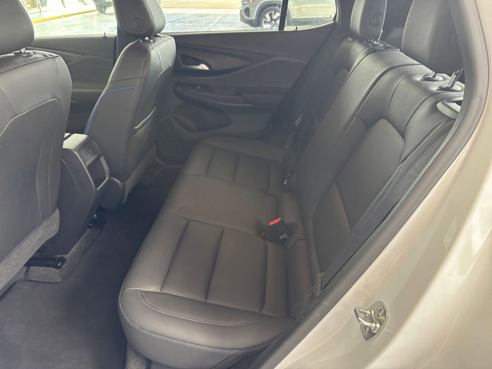 Used 2025 Buick Envista Sport Touring image 25