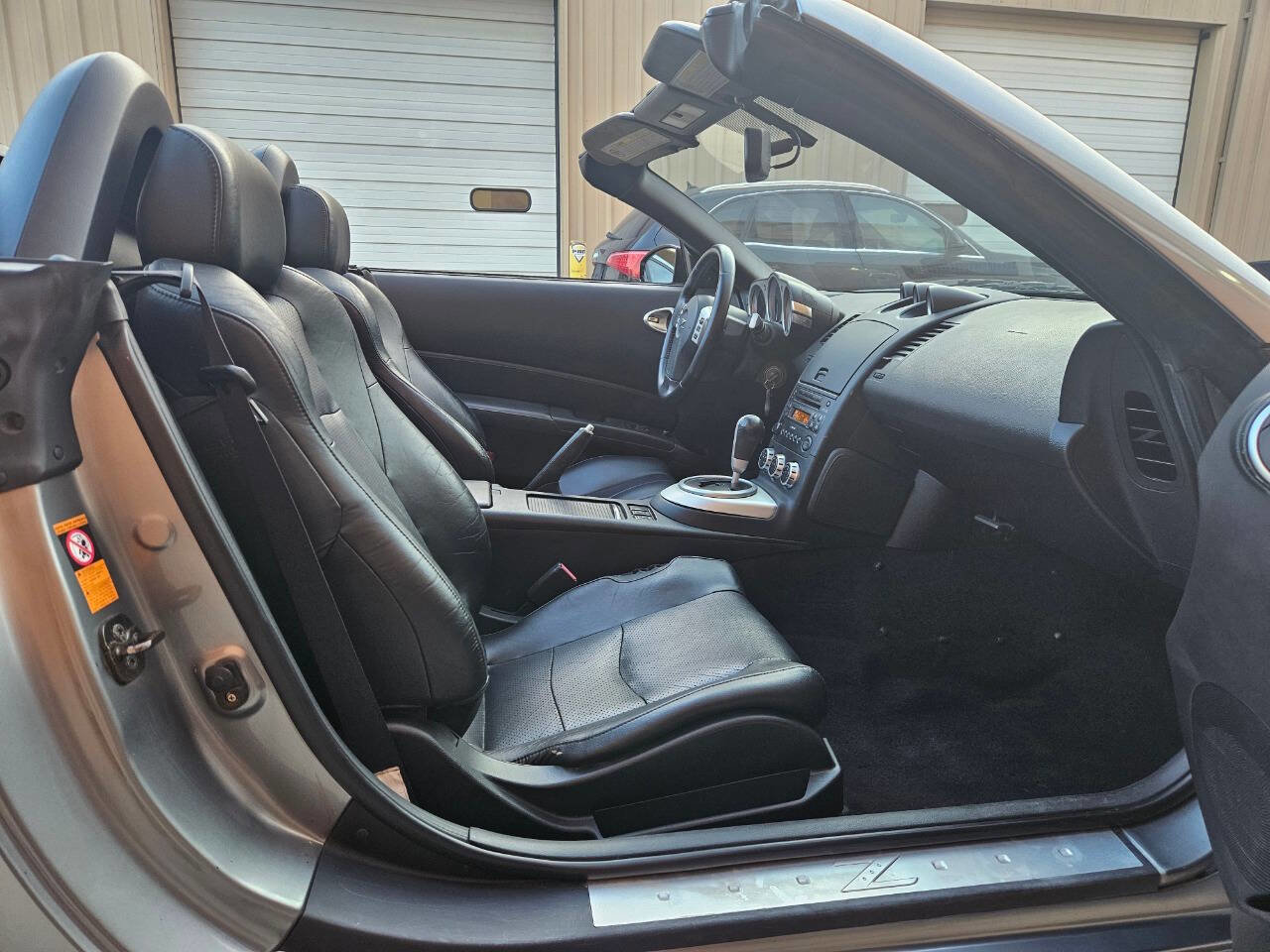 Used 2006 Nissan 350Z Touring image 24