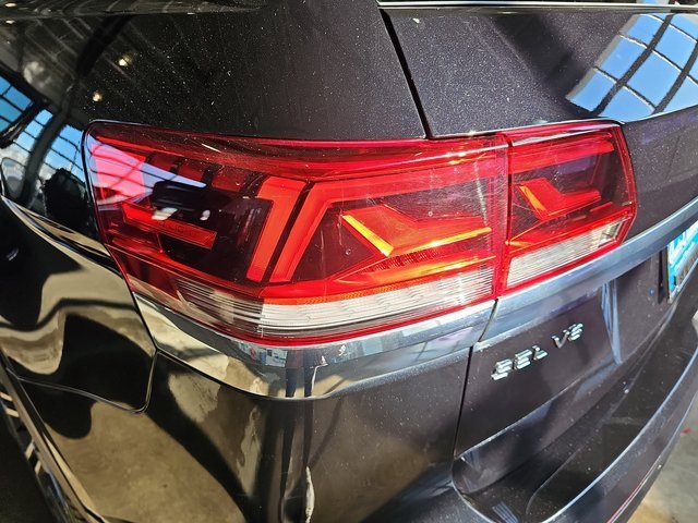 Used 2021 Volkswagen Atlas SEL R-Line image 37