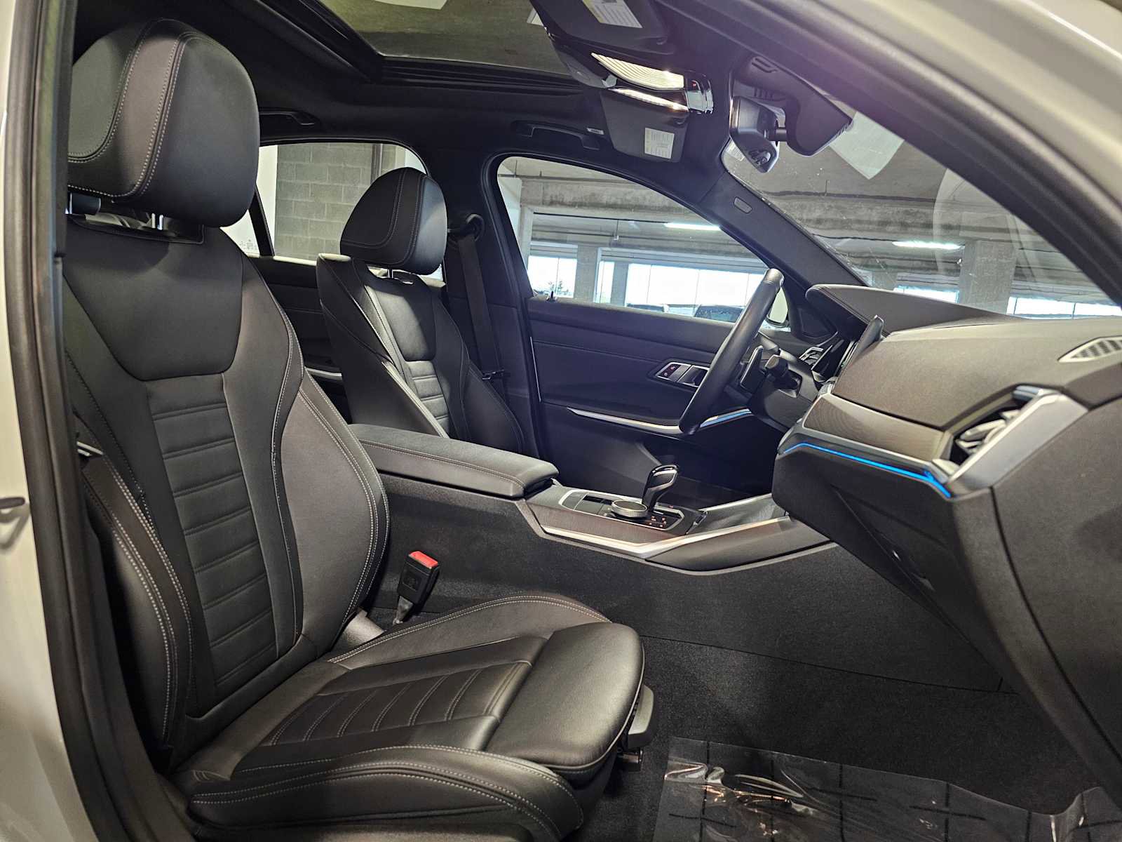 Used 2022 BMW 330e xDrive w/ M Sport Package AWD/4WD image 39