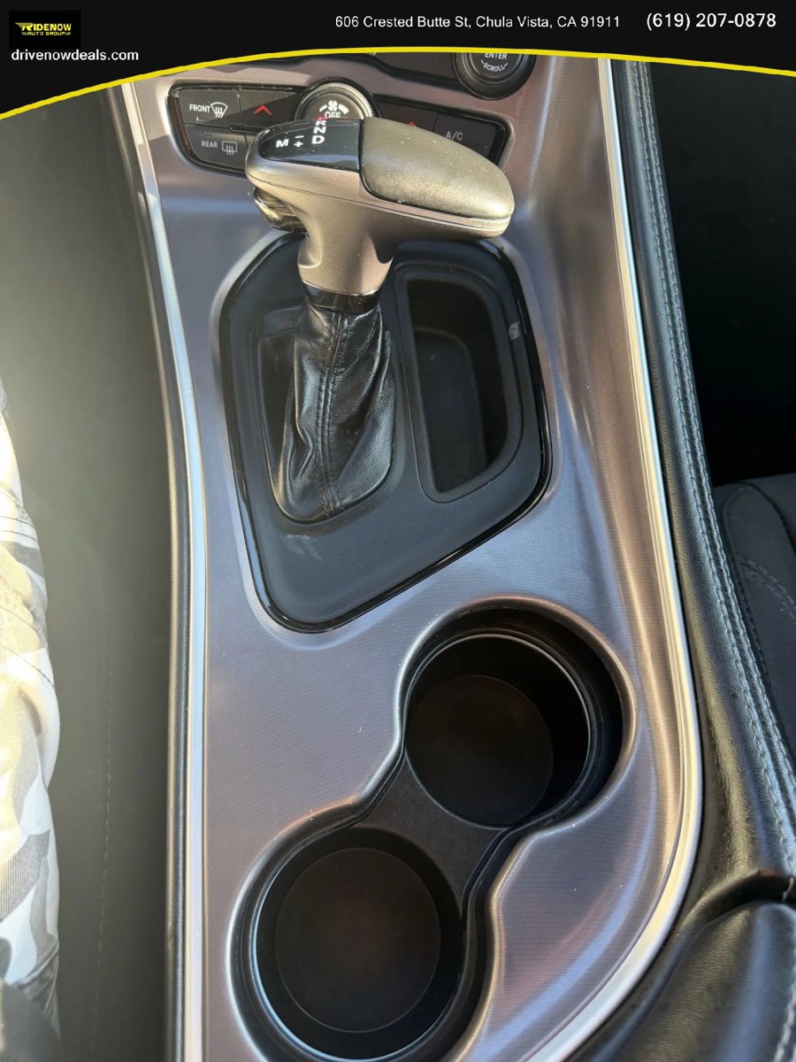 Used 2019 Dodge Challenger SXT RWD image 22
