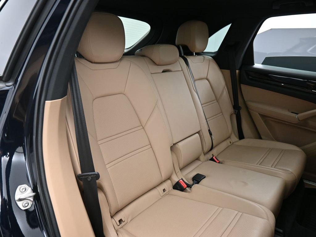 Certified 2021 Porsche Cayenne S image 27