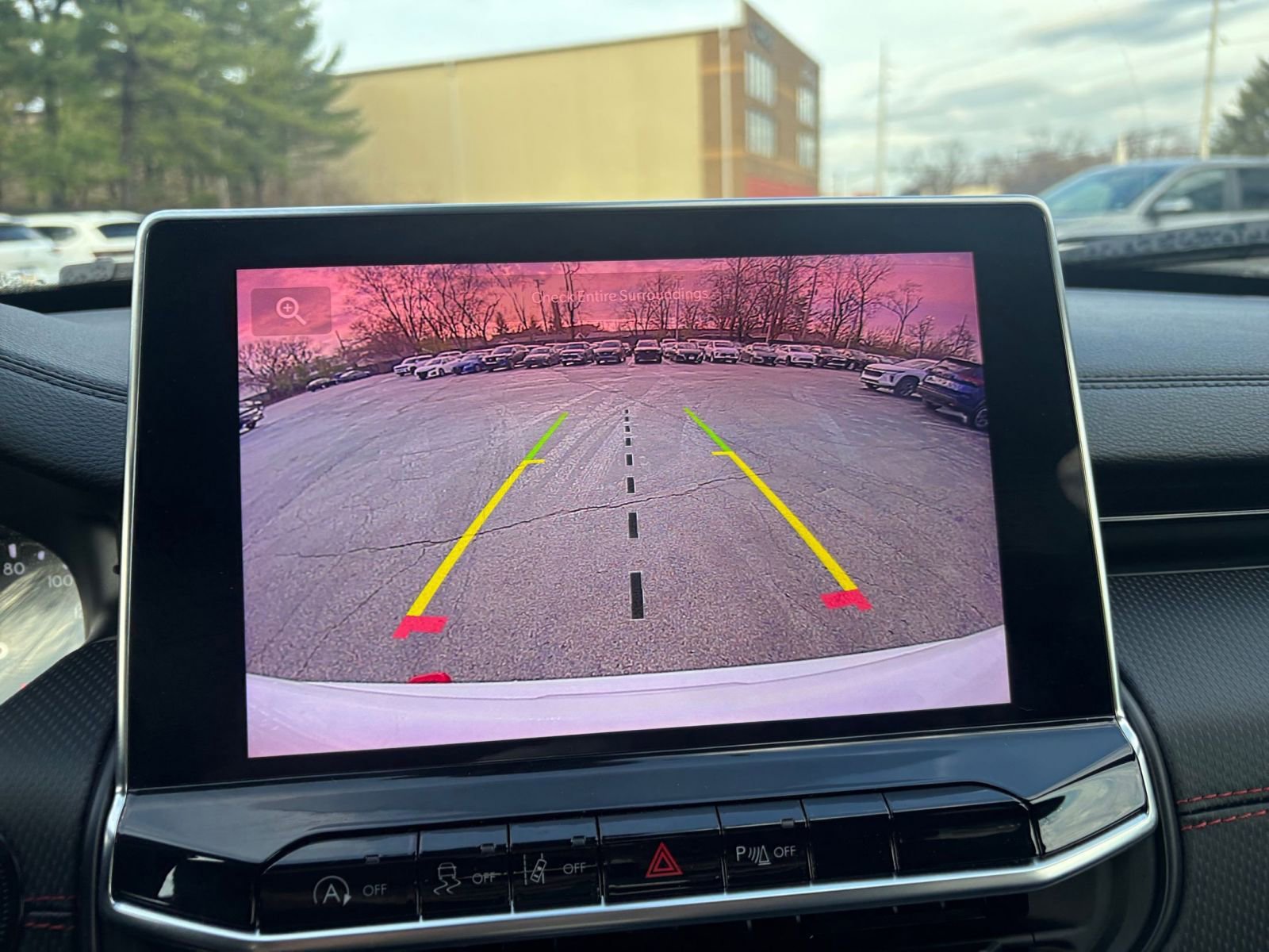 Used 2025 Jeep Compass Trailhawk image 22