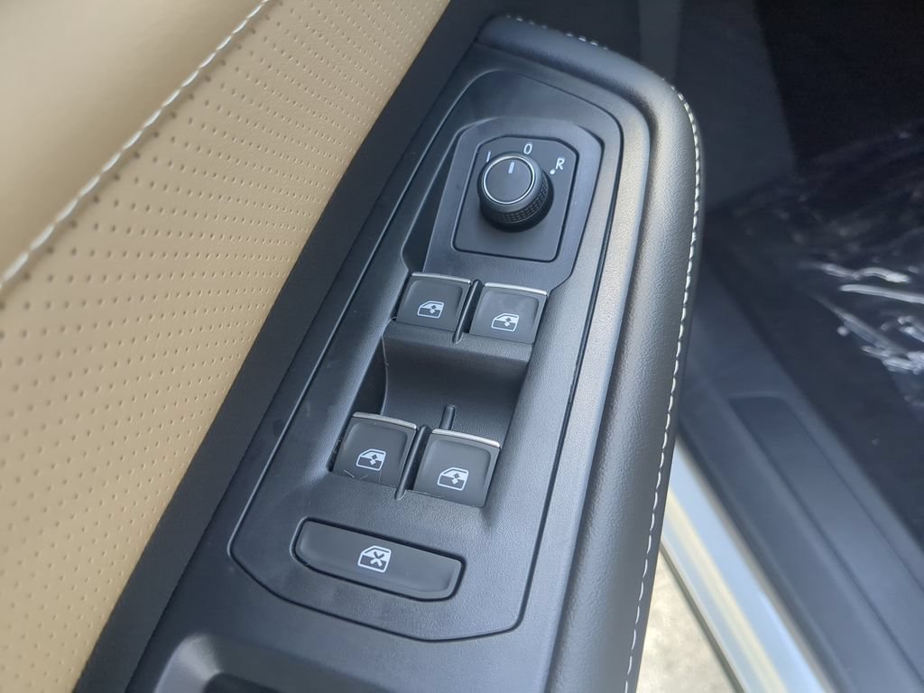 New 2026 Volkswagen Atlas Cross Sport SE FWD image 16