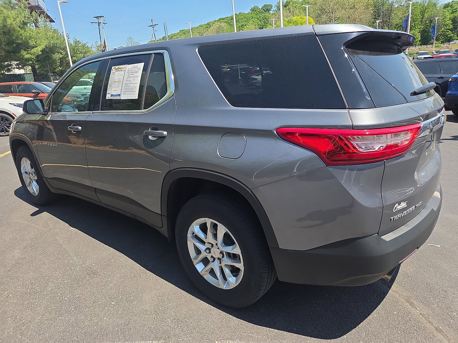 Used 2021 Chevrolet Traverse LS AWD/4WD image 5
