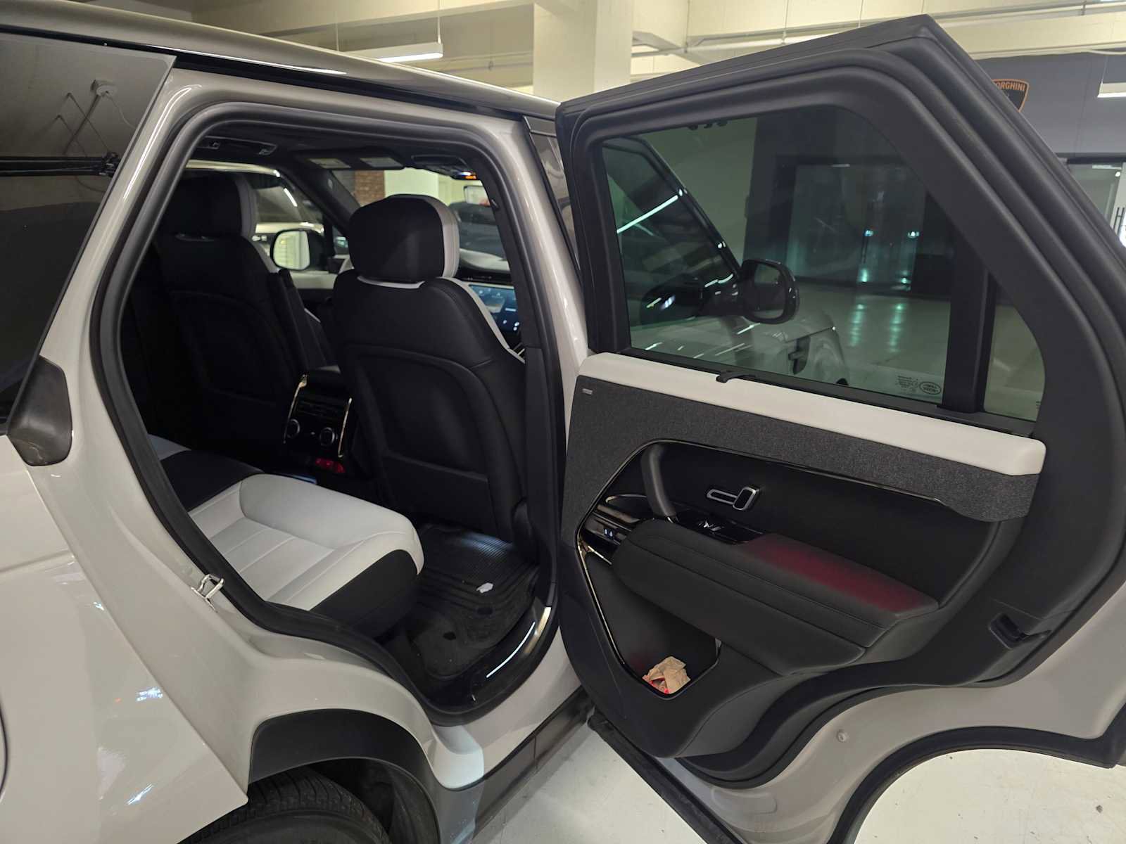 Used 2025 Land Rover Range Rover Sport Autobiography image 14