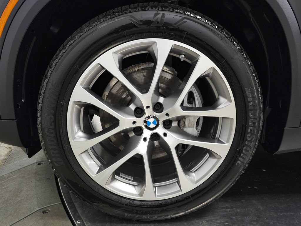 Used 2026 BMW X5 xDrive40i w/ Premium Package AWD/4WD image 13