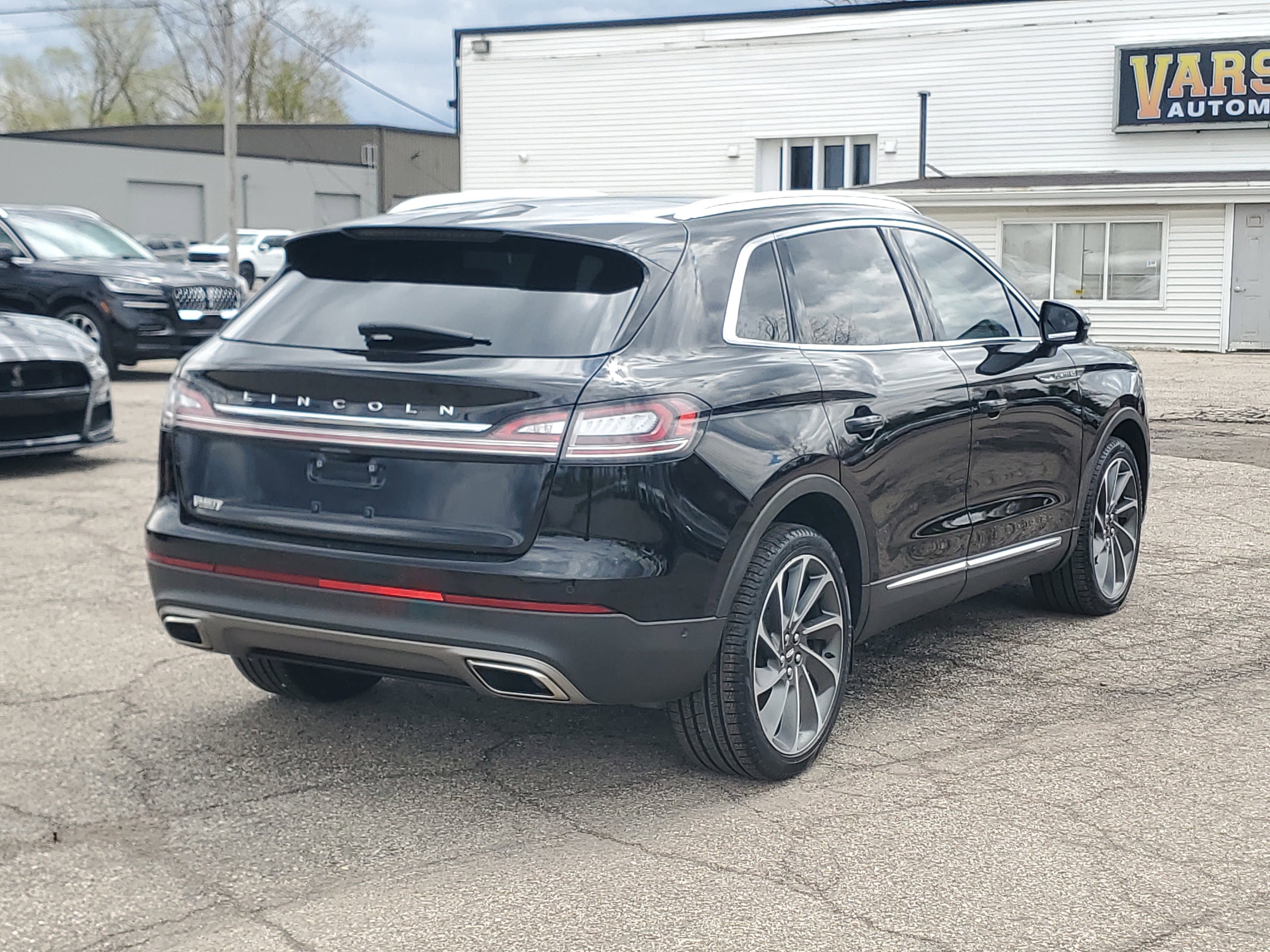 Certified 2023 Lincoln Nautilus Reserve w/ Equipment Group 202A AWD/4WD image 6