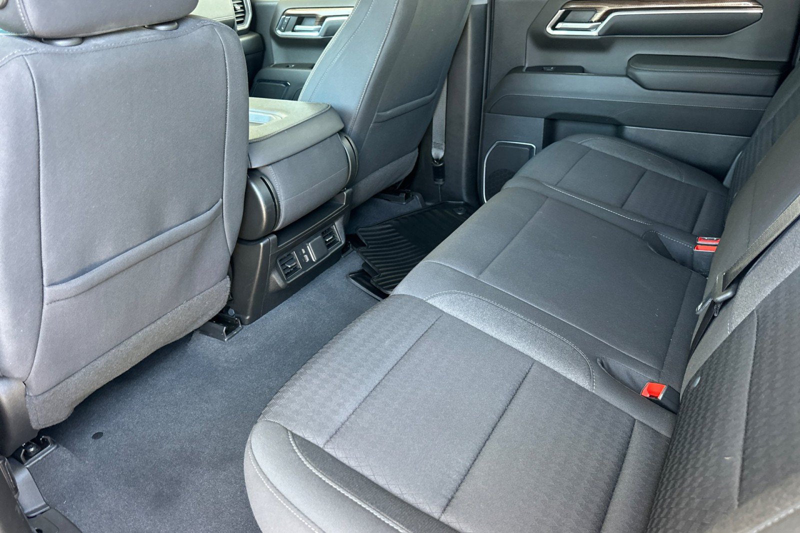 Used 2023 Chevrolet Silverado 1500 LT AWD/4WD image 13