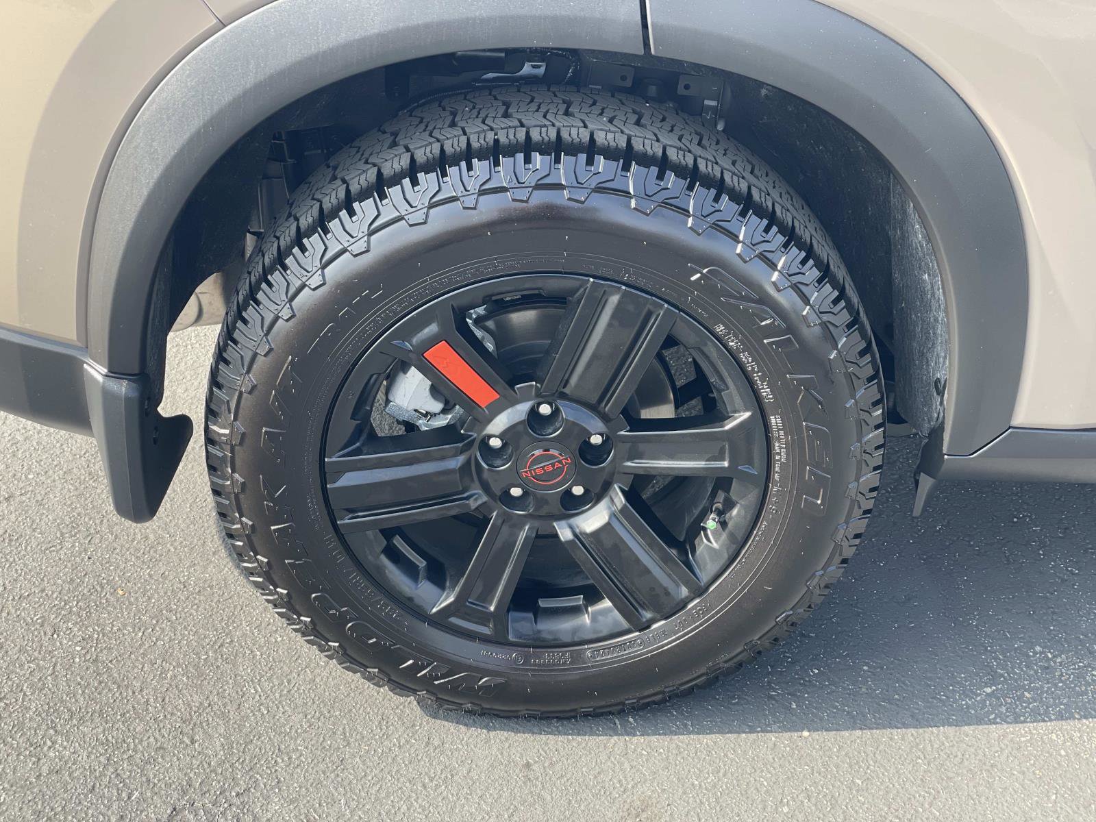 Used 2025 Nissan Rogue SV image 30