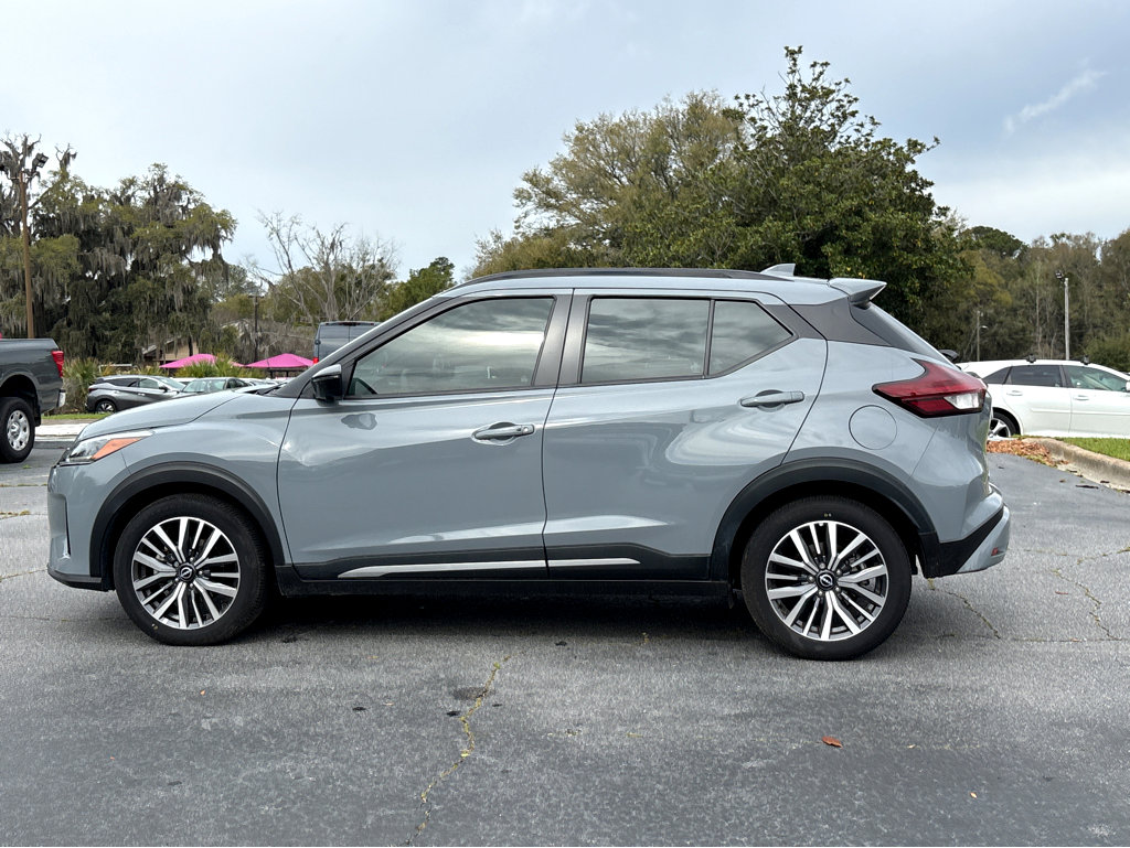 Used 2024 Nissan Kicks SR image 27