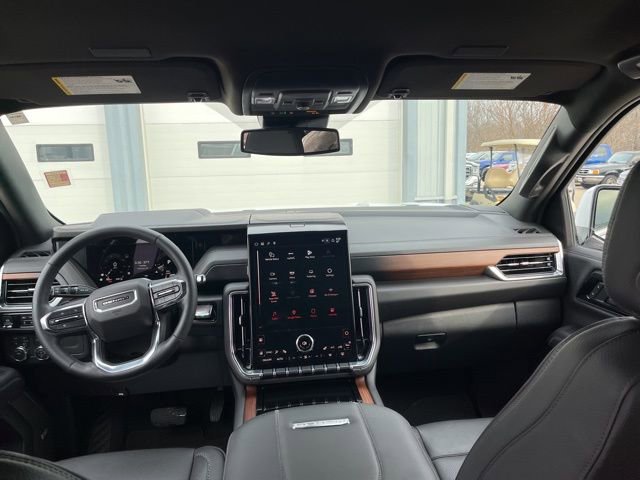 Used 2025 GMC Yukon XL Denali image 12