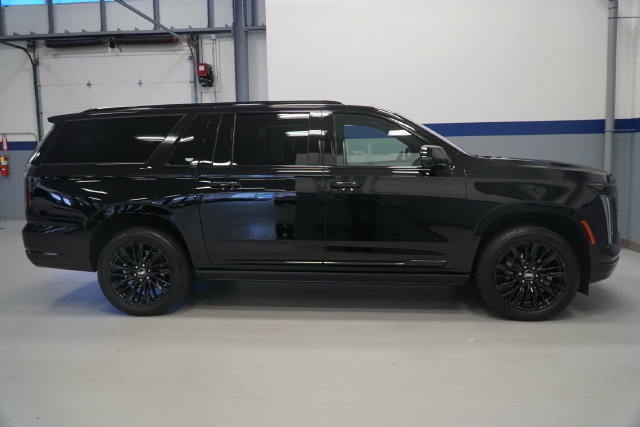Used 2025 Cadillac Escalade ESV Premium Luxury w/ Touring Package AWD/4WD image 8