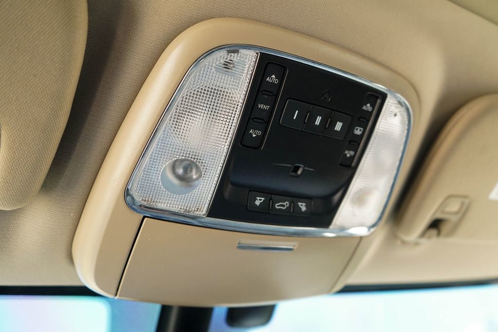 Used 2020 Jeep Grand Cherokee Overland AWD/4WD image 33