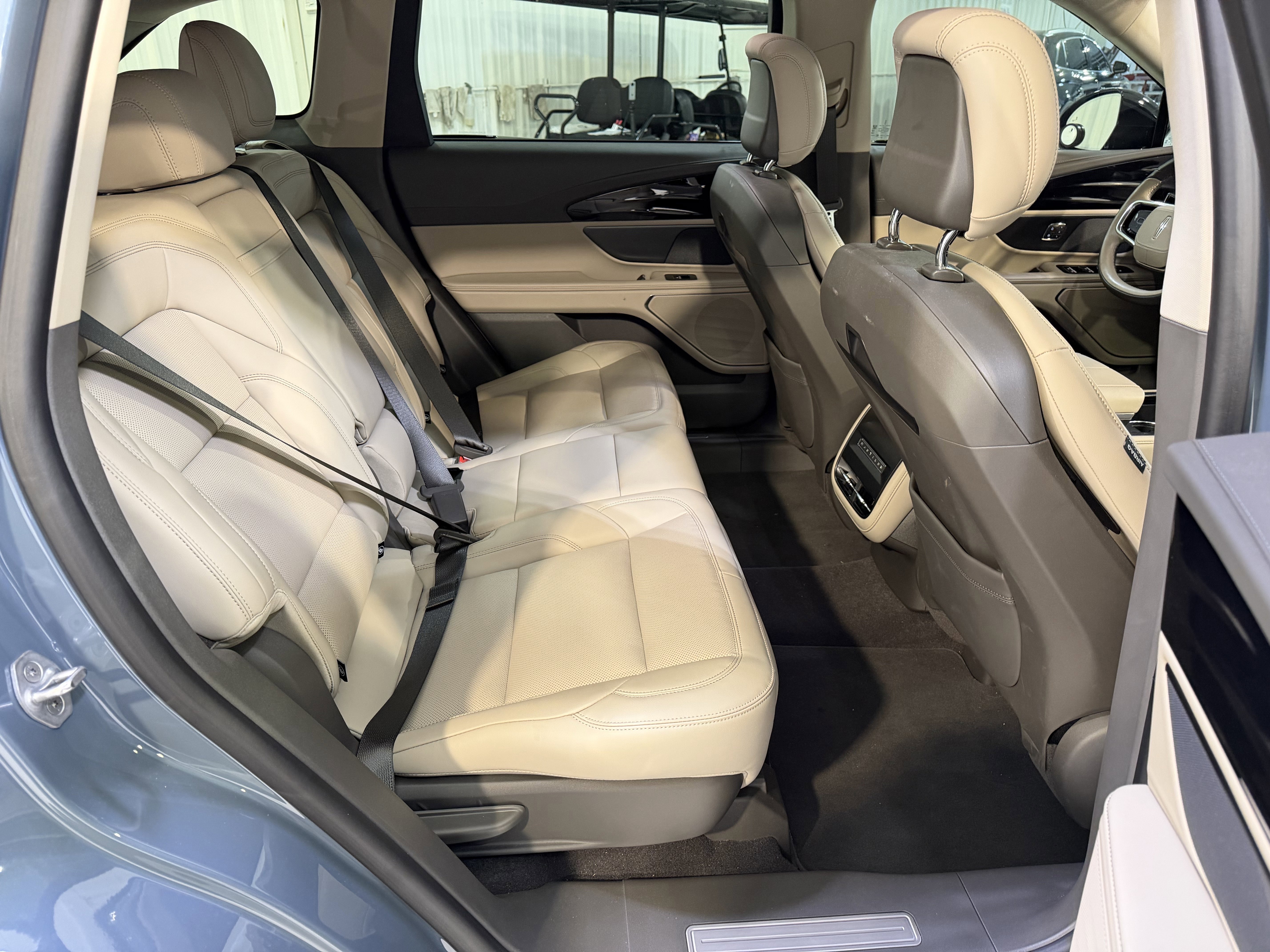 Used 2025 Lincoln Nautilus Premier AWD/4WD image 11
