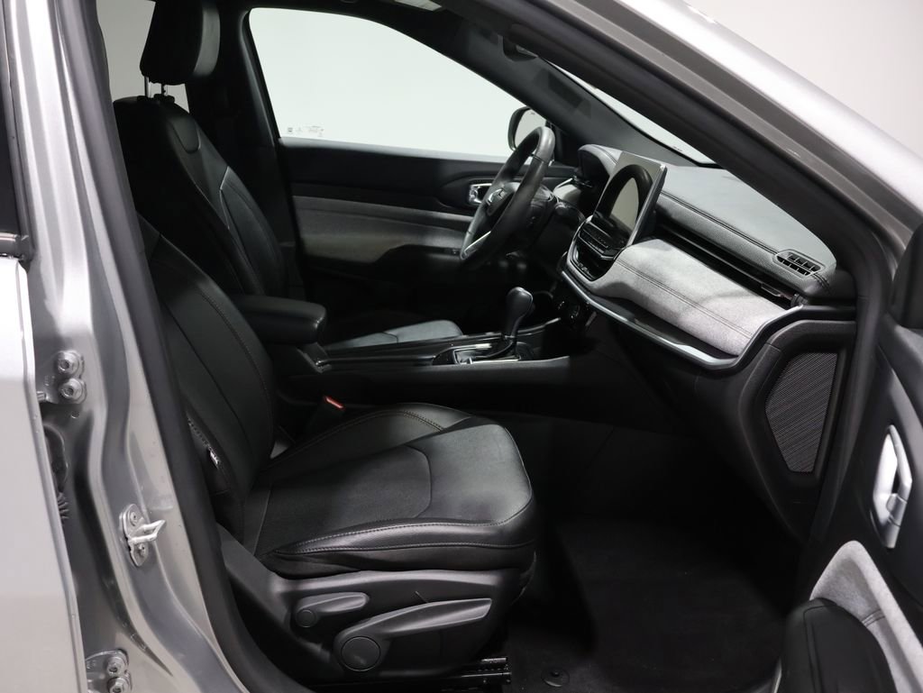 Certified 2023 Jeep Compass Latitude image 24