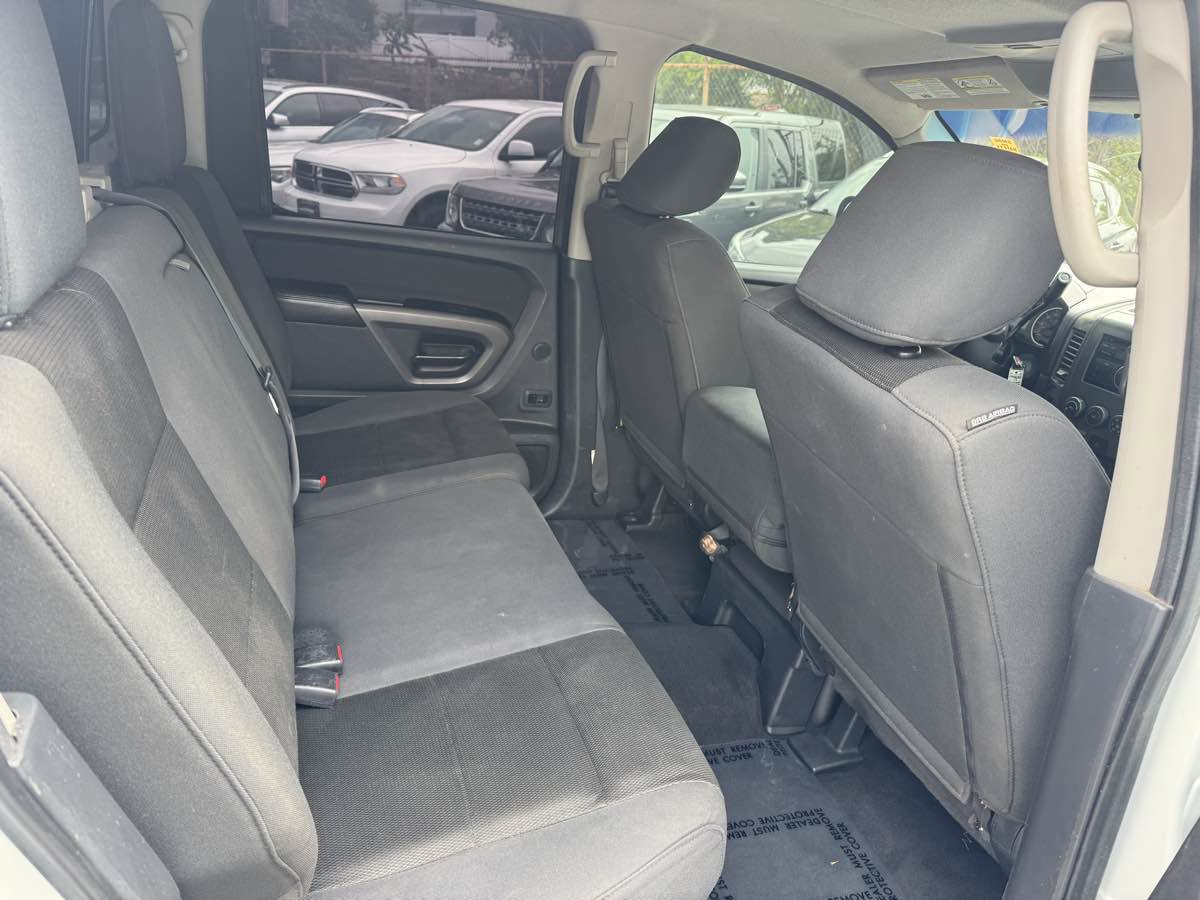 Used 2015 Nissan Titan S image 12