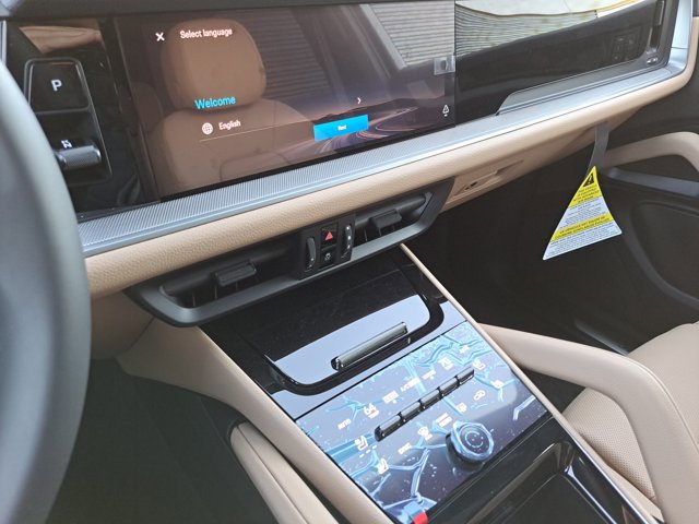 New 2026 Porsche Cayenne image 32