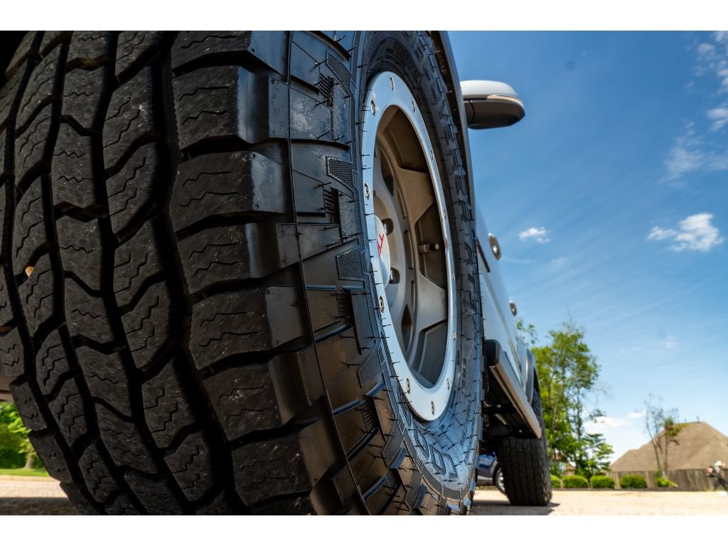 Used 2019 Toyota Tacoma TRD Off-Road AWD/4WD image 9