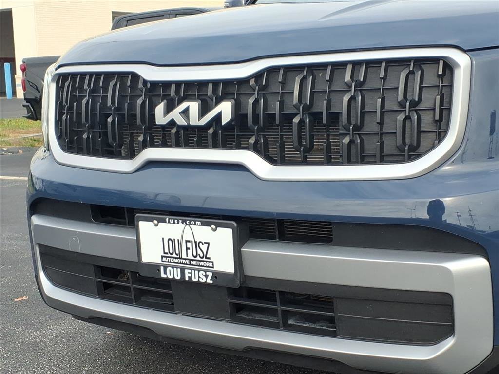 Used 2023 Kia Telluride EX w/ EX Captain's Chair Package image 36