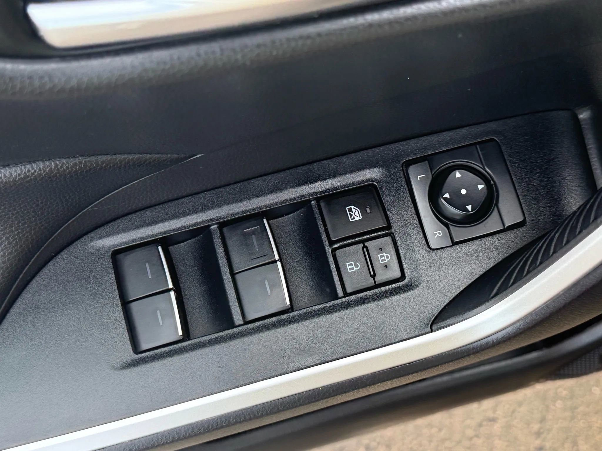 Used 2024 Toyota RAV4 XLE image 41