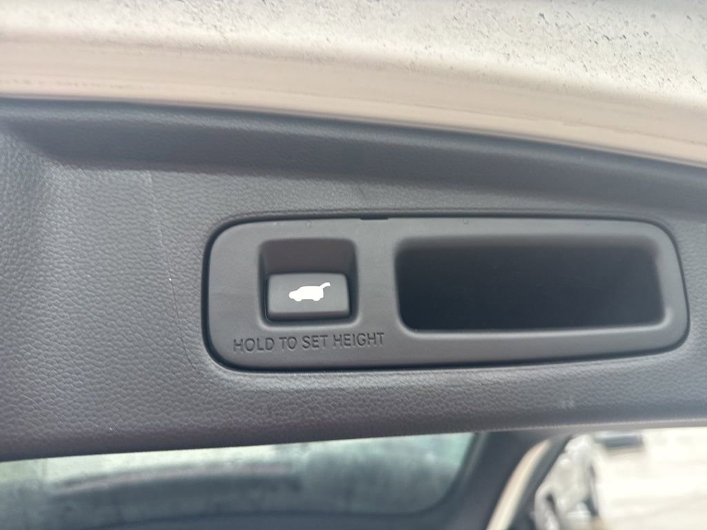 Used 2025 Honda CR-V Sport Touring image 8